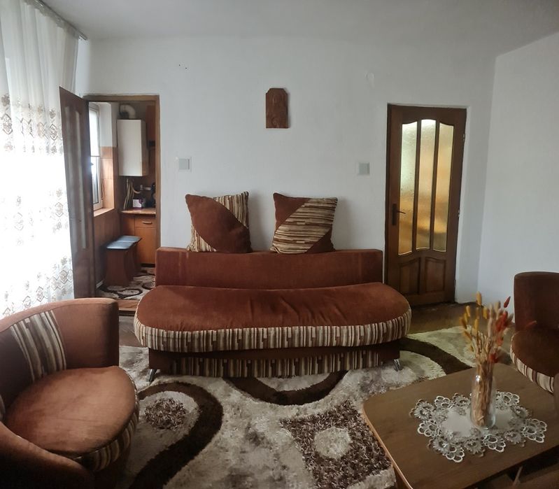 Apartament 3 camere zona 9 mai