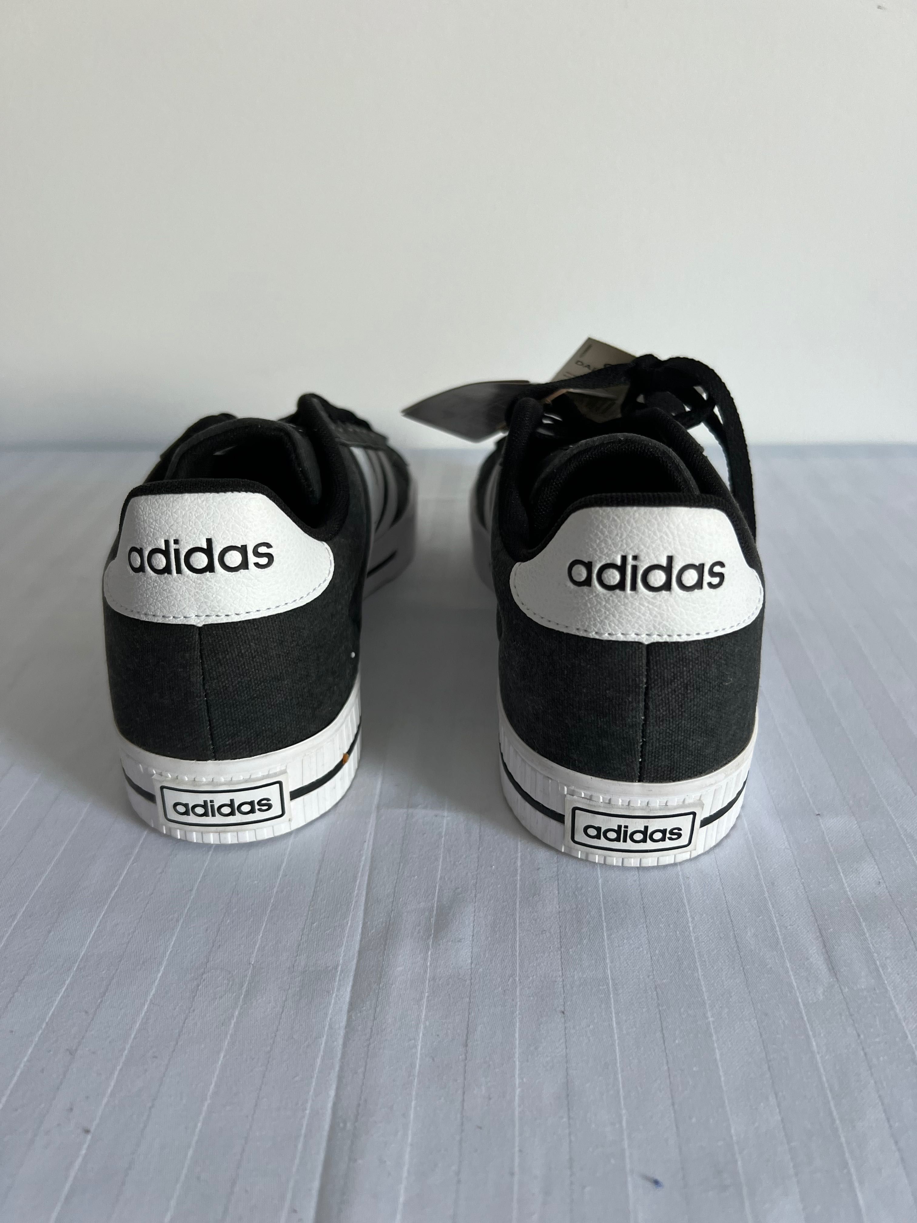 Adidas pantofi casual negrii noi cu eticheta marimea 42