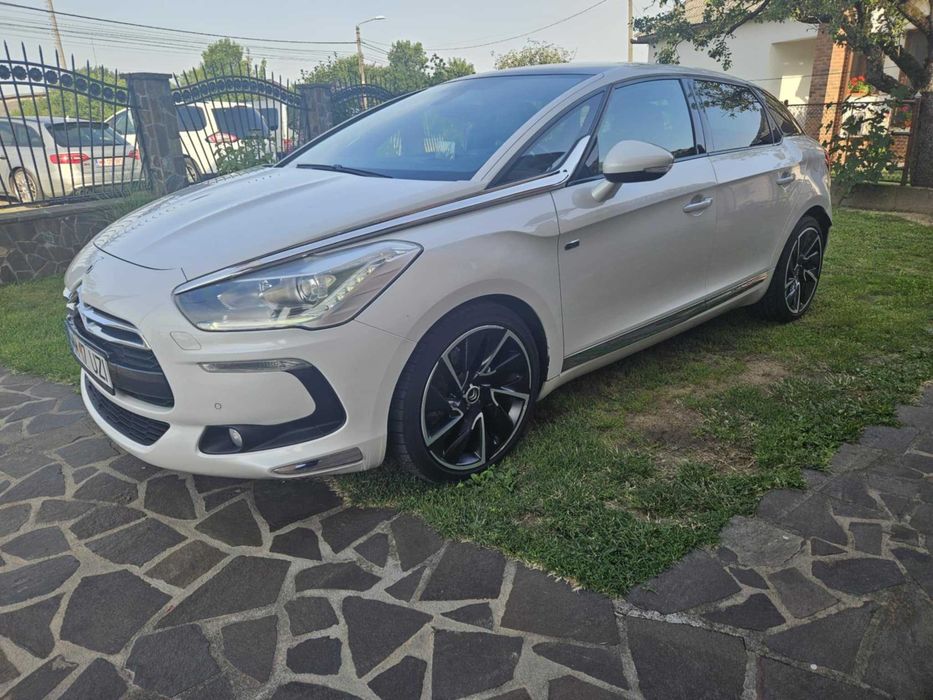 Citroen DS 5 2.0 HDI Hybrid 4x4 automat