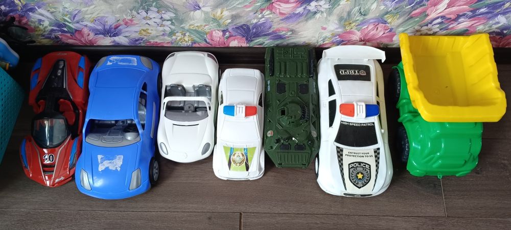 Продам детскую машинку