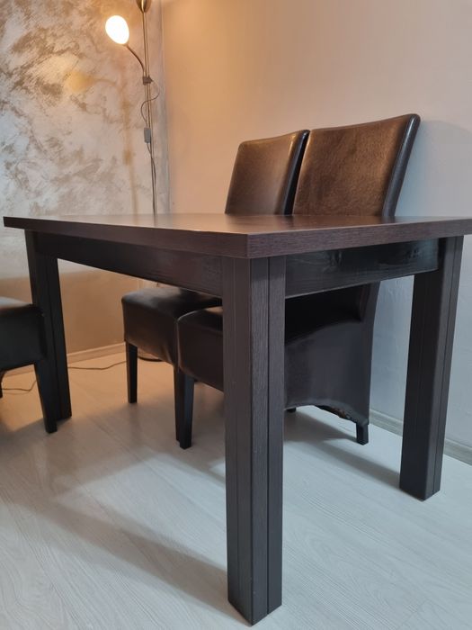 Masa Living / Sufragerie si 4 scaune piele