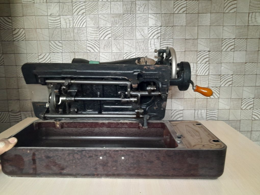ручная швейная машинка
