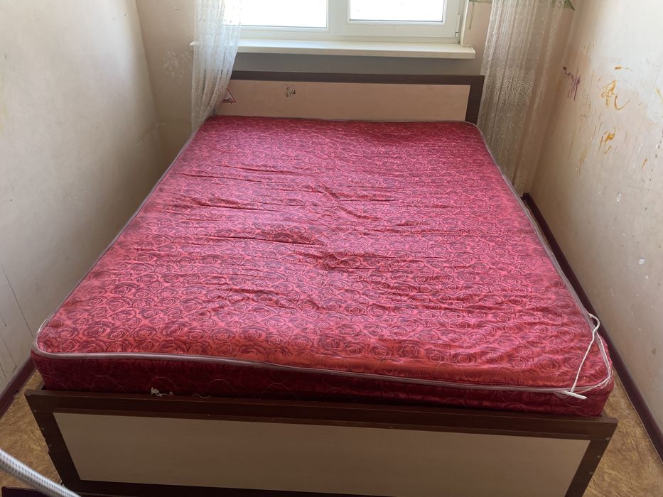 Кровать в отличном состояний