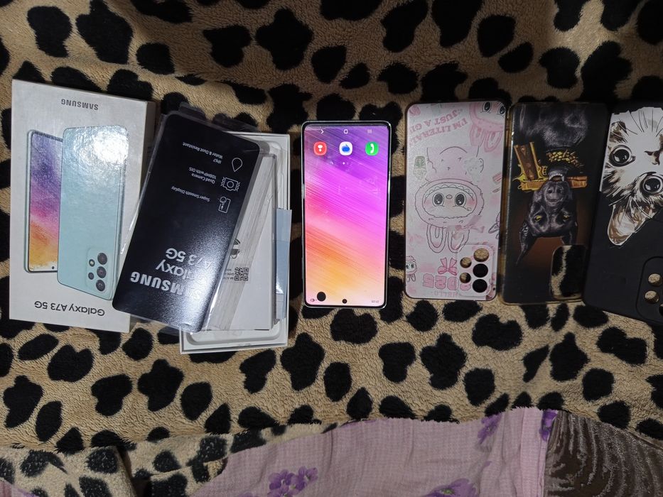 Продам телефон Samsung A73   256/8