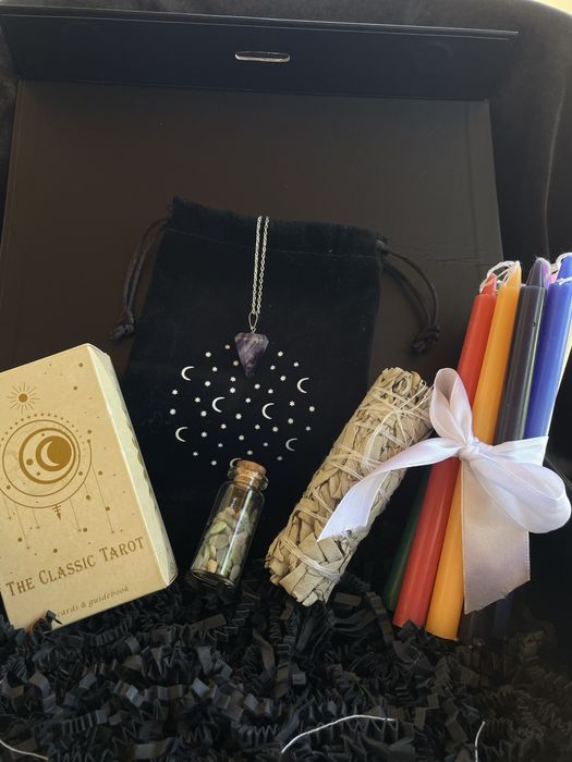 Set tarot, lumanari, salvie etc
