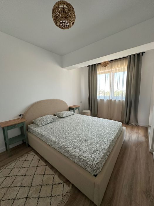 De închiriat apartament cu 2 camere -clădire nouă- prima închiriere
