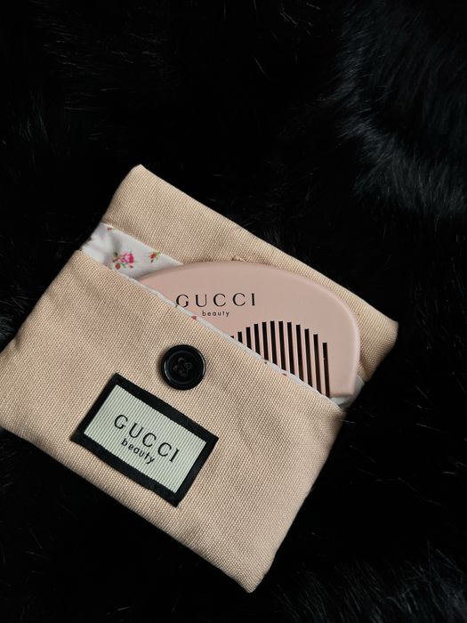 Гребен гучи с калъфче