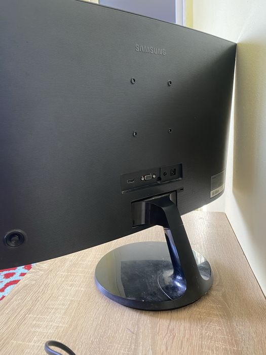 Monitor Samsung curbat 24inch