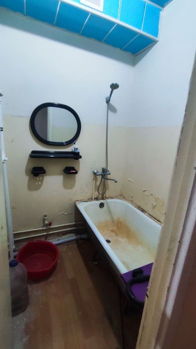 2 хонали 3 каватда жойлашган квартира тезда сотилади