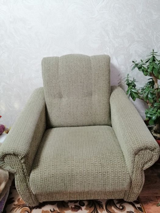 Продам кресло для гостинной!