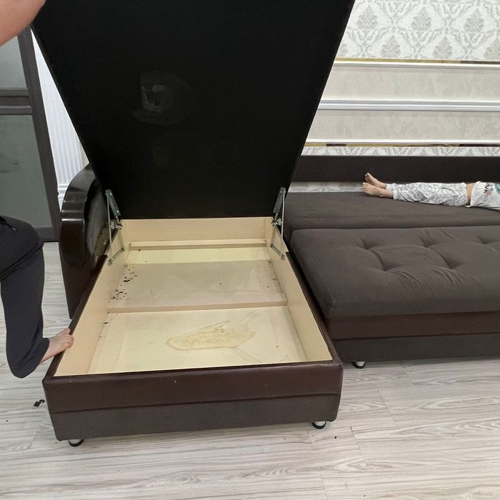 Продается диван в отличном состоянии