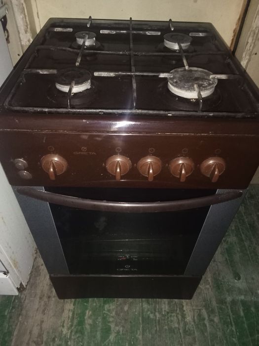 Грета газовая плита рабочая продается.