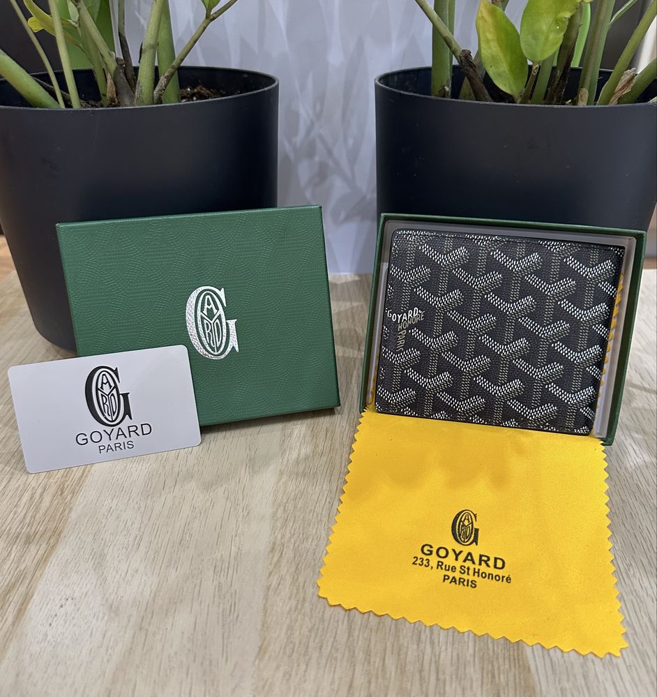 Goyard, Louis Vuitton Портфейли