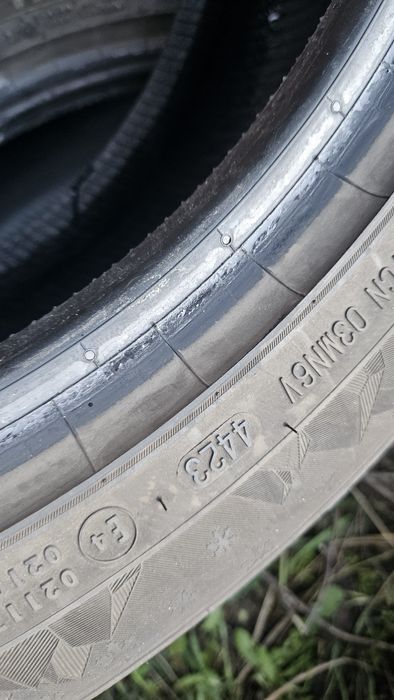 2бр като нови гуми 215 55 17 дот 23 семперит