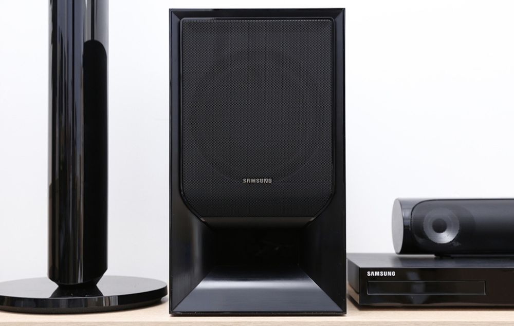 Samsung HT-J5550WK (домашний кинотеатр 5.1)