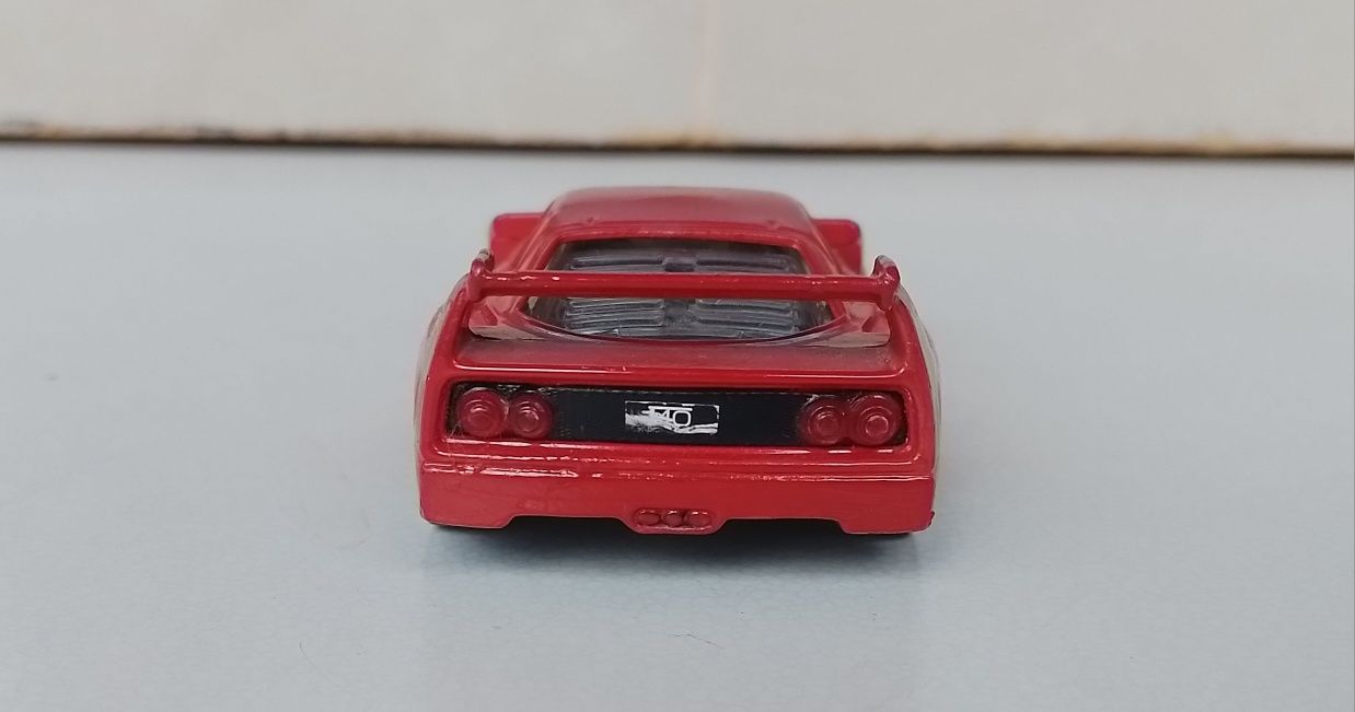 Ferrari F40 Competizione, мащаб 1/43