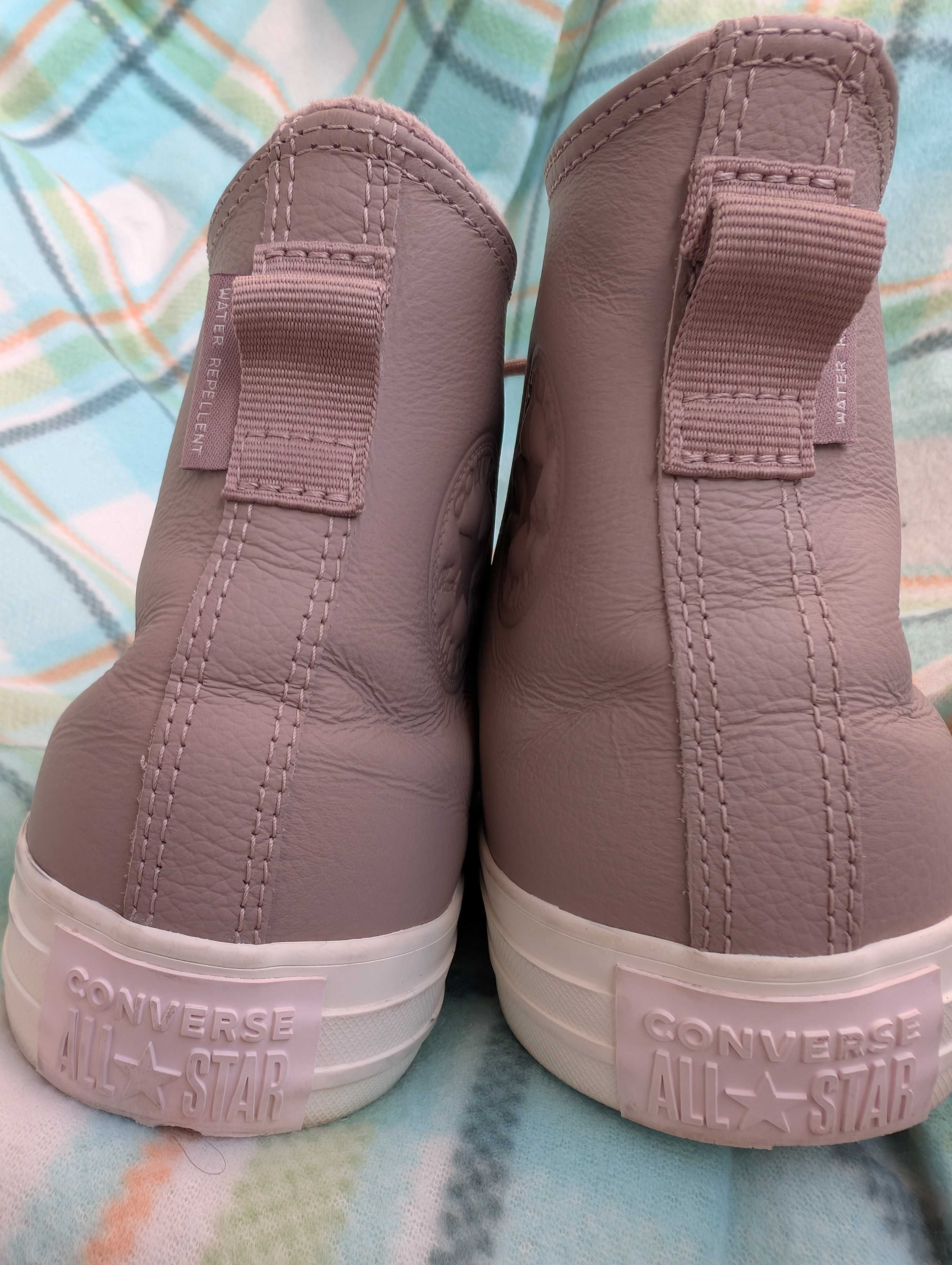 Оригинални кожени кецове Converse, обувани веднъж