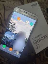 Продаю телефон SAMSUNG Galaxy J7