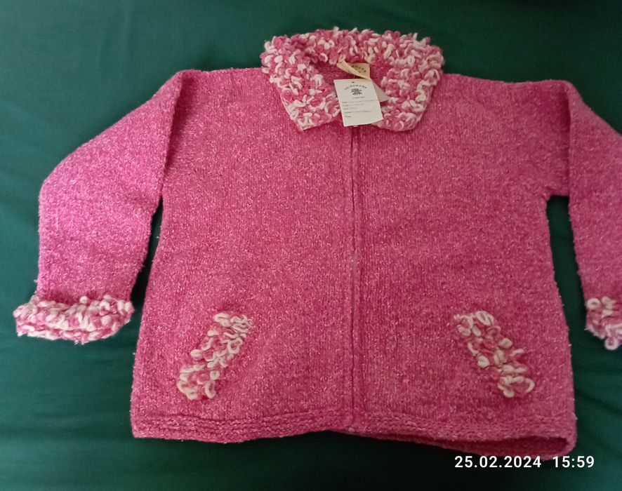 Pulovăr lucrat manual roz
