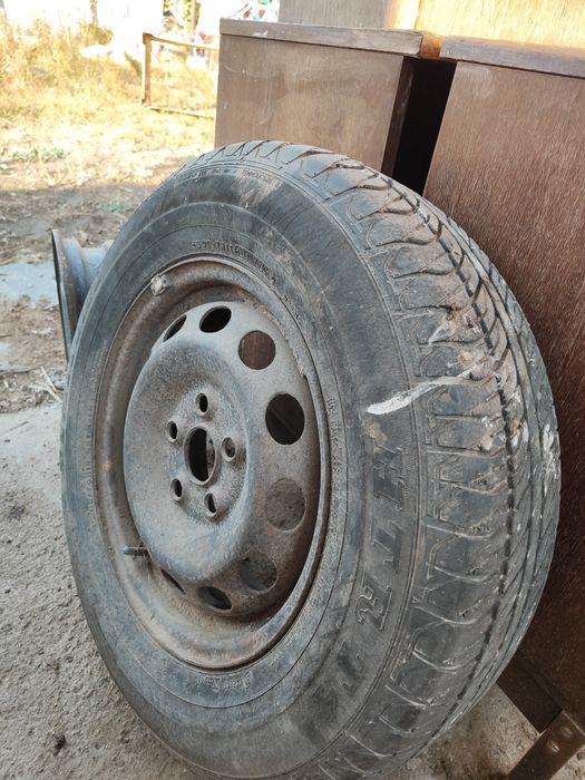 Диск с шиной размері 15