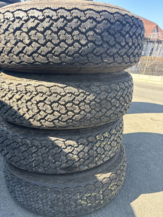 215 70 VR 15 set Michelin ca NOI utilaj remorca