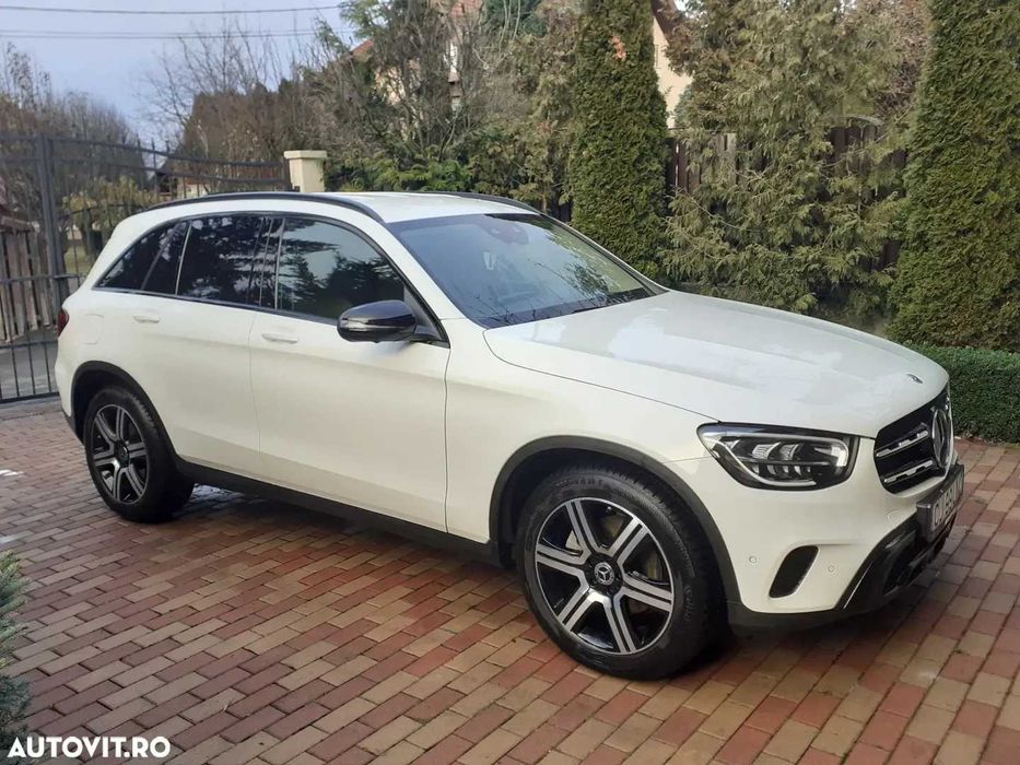 Mercedes Benz GLC 200 Benzina Mild-Hybrid, 9 viteze