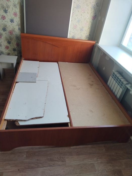 Продам кравать без матраса