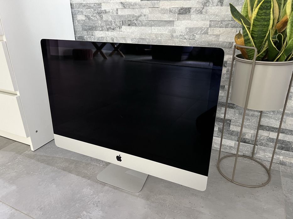 iMac Retina 5K, 27" 2017, i5-7500 , 32GB ram, Radeon Pro 670 - 4GB