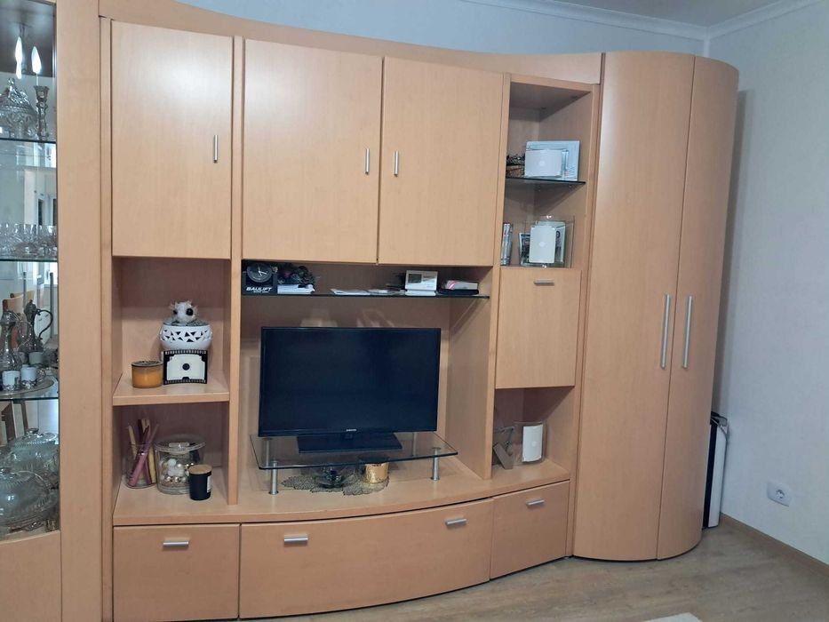 Mobila + masa cu 6 scaune pt sufragerie