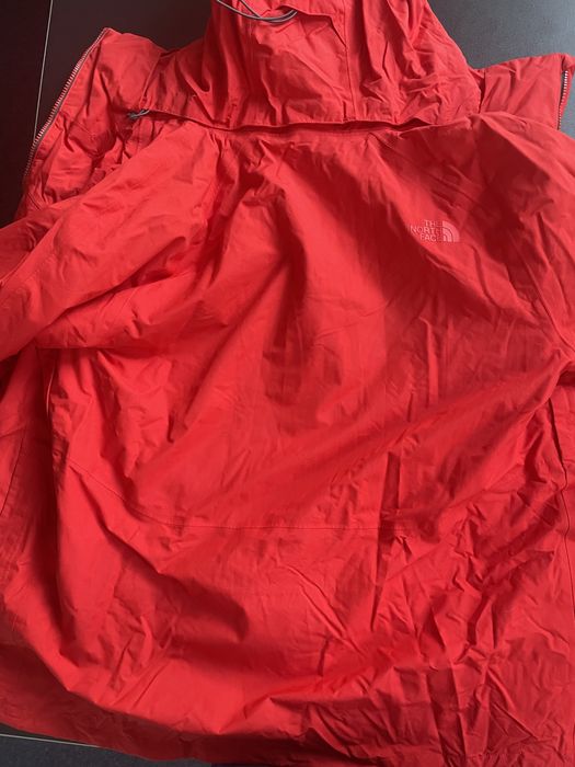 Vand geaca barbati The North Face 2-1  mar L - noua !