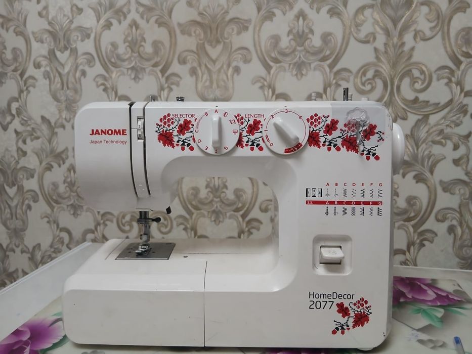 Продаю Janome HomeDecor 2077