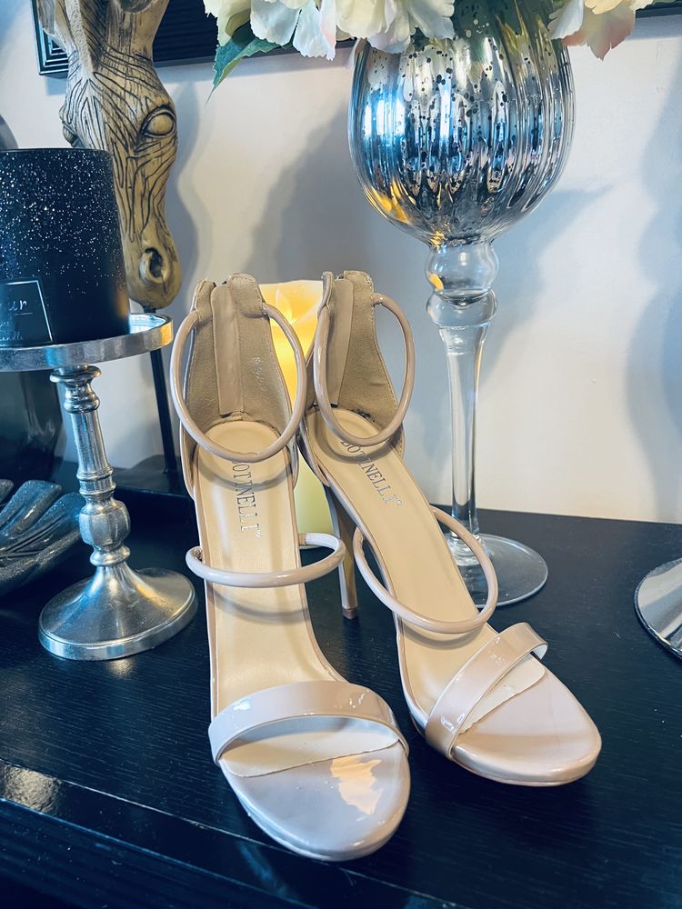 Sandale model similar Zanotti nude noi 39 superbe