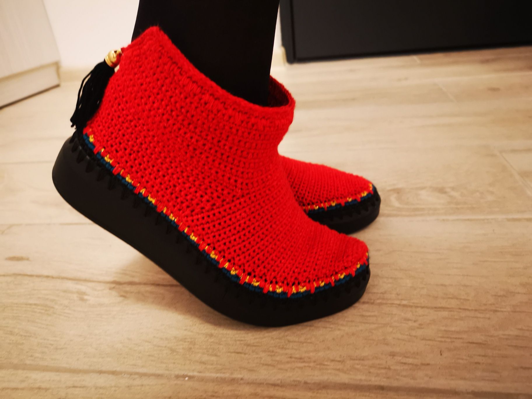 Botine crosetate