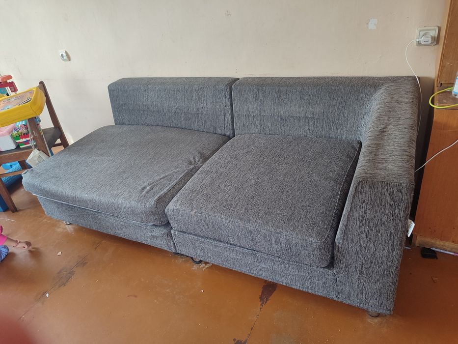 Диван  легкий серый