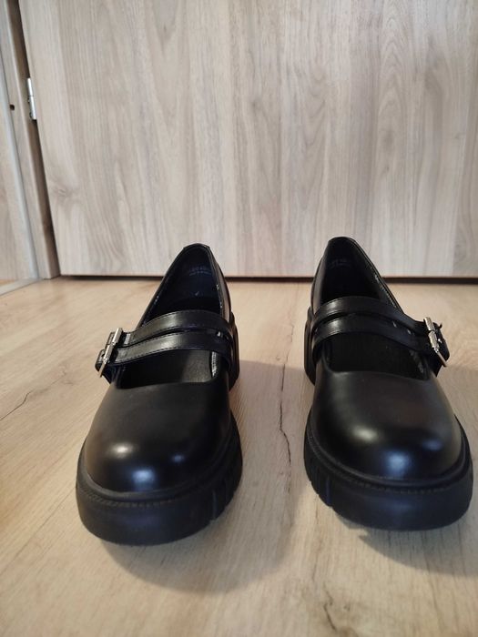 Loafers cu toc - noi