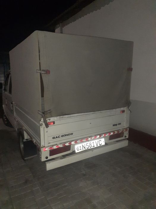 Moshina sotiladi yil 2014 gaz benzinda  yaxshi xolatda 7000$