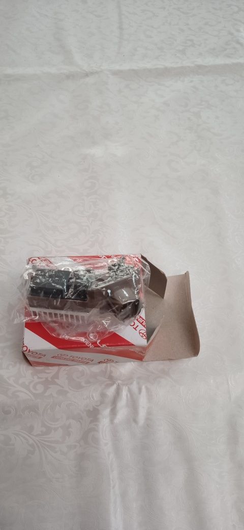 Рене  генератора новый . Оригинал Toyota prado 120 .4.0 . V6
