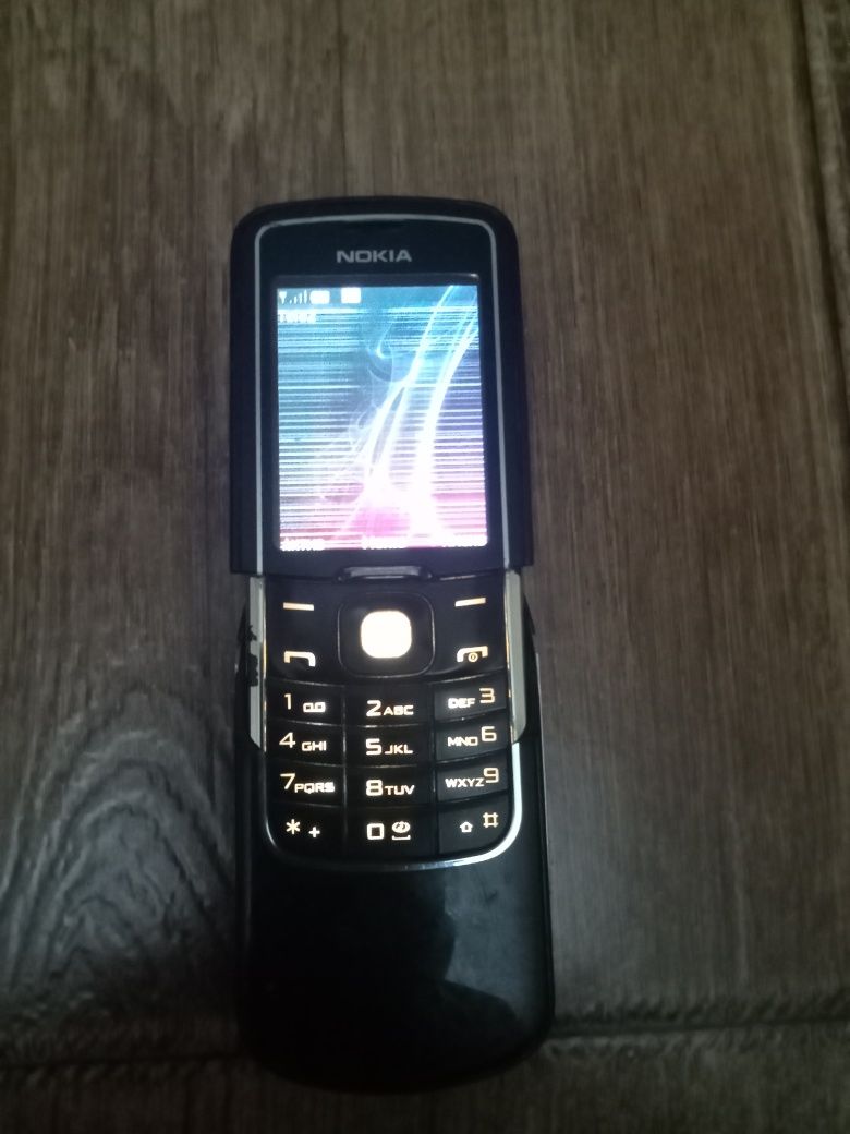 Телефон Nokia 8600 Luna