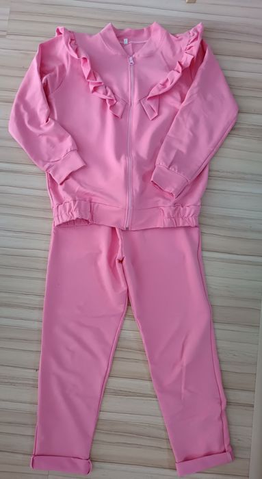 Розов комплект Barbie