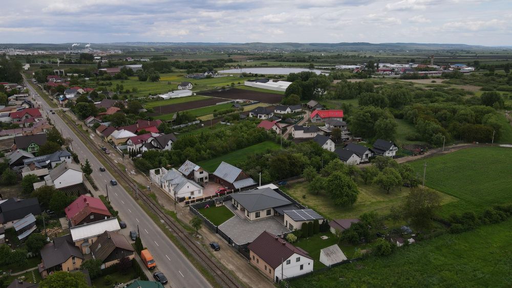 De vânzare 70 Ari intravilan-Rădăuți,sau Parcele 7-10 ARI,utilități!