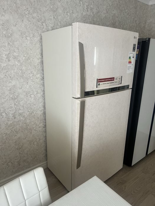 Холодильник LG в отличном состояний!