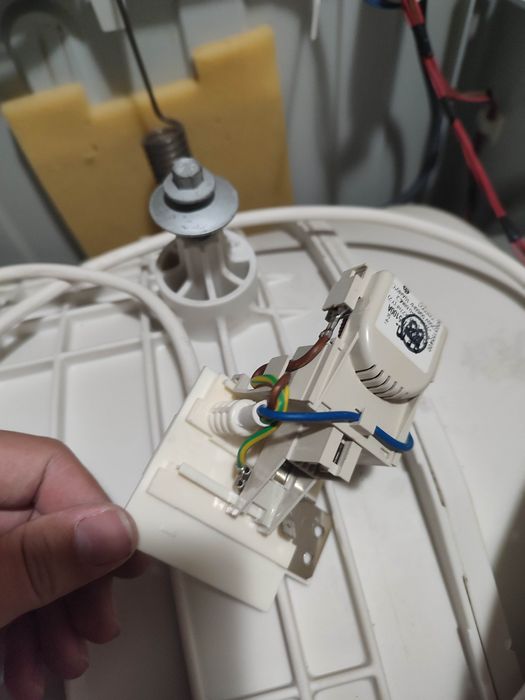 На части пералня Hotpoint Ariston