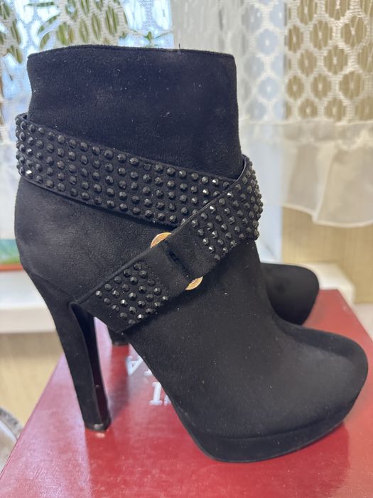 Женские ботильоны на каблуке