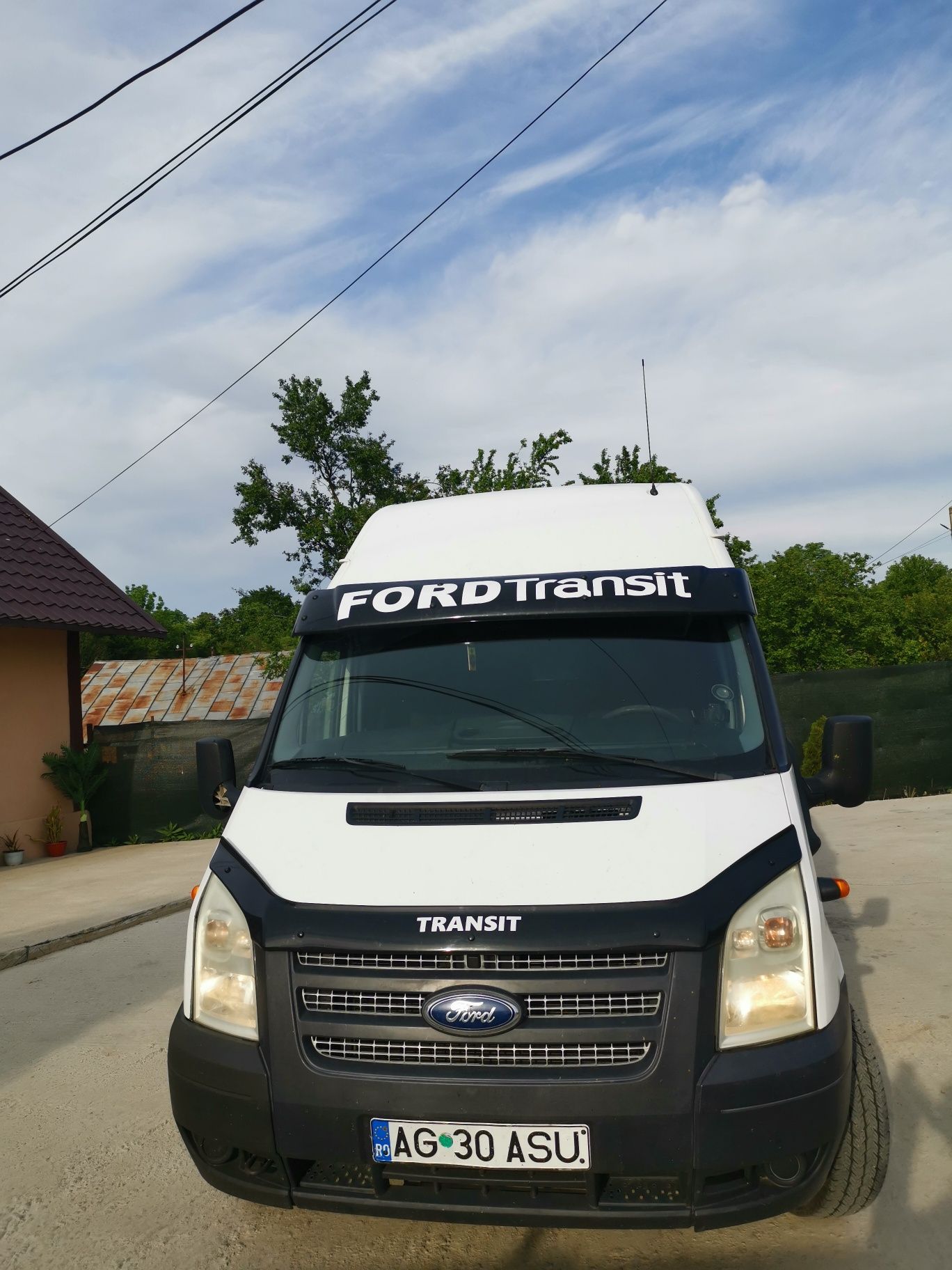 Vând Ford tranzit