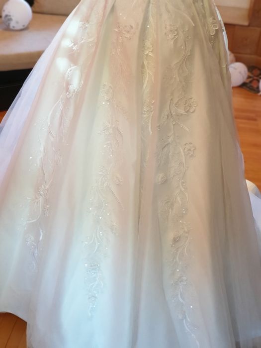 Rochie de mireasa model deosebit