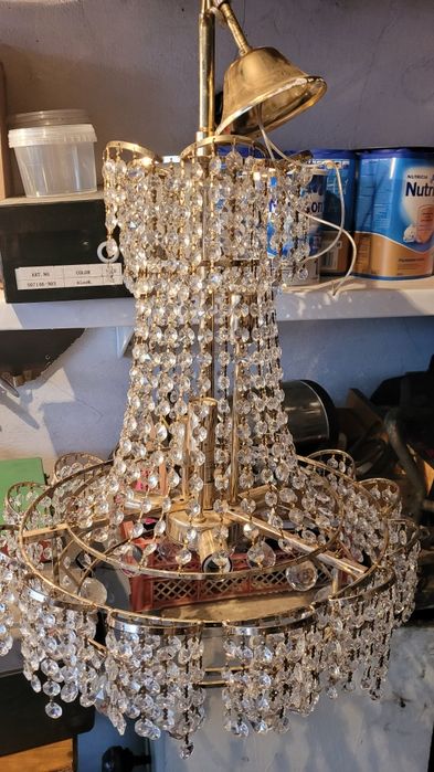 Продам люстру не дорого