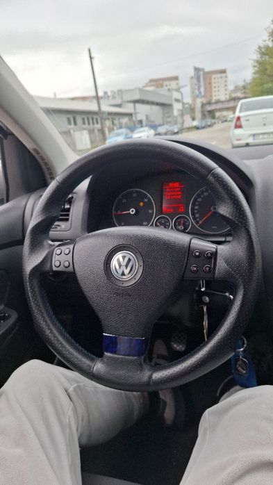 Se vinde volan golf 5