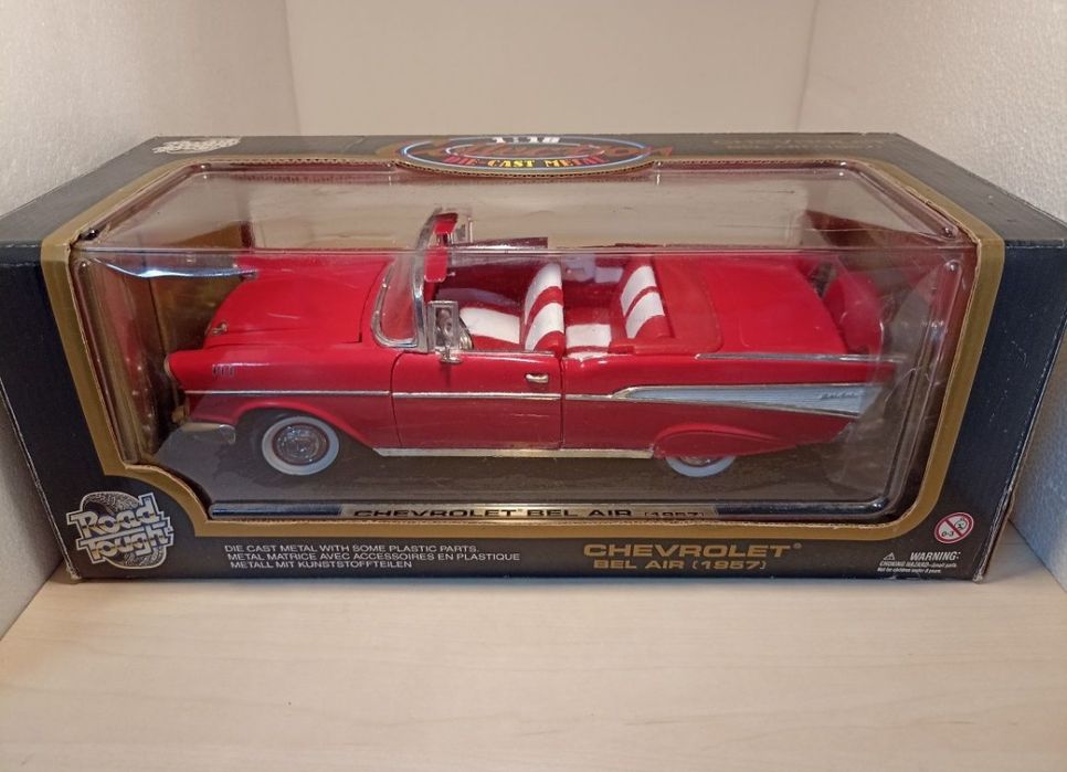 Chevrolet Bel Air 1957
Scara 1:18
Producător Road Tough 
Material meta