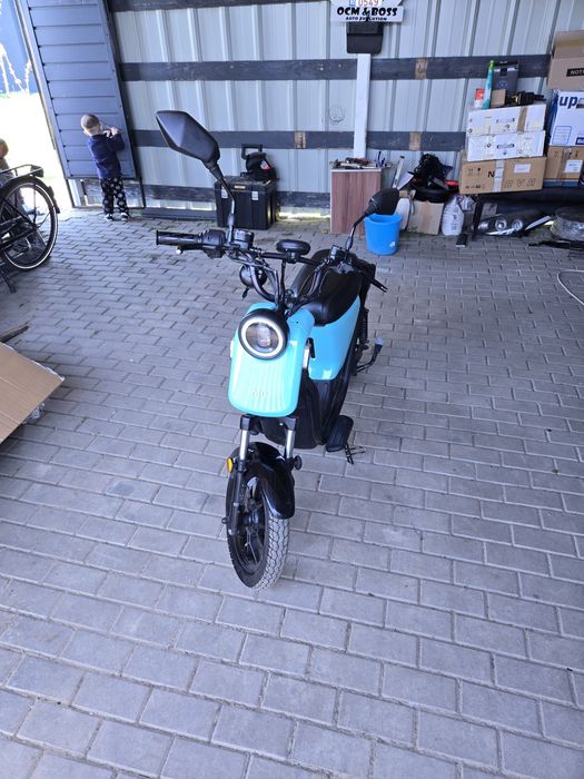 Scuter electric NIU – motor Bosch – fără permis – 25 km/h