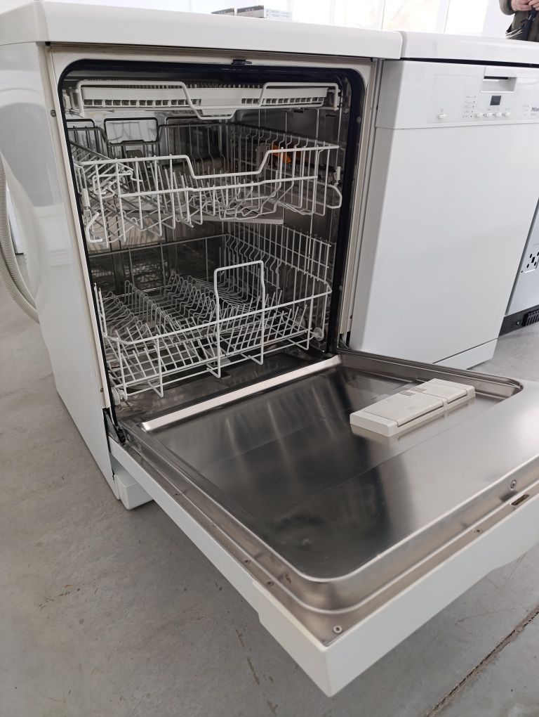 Съдомиялни свободно стоящи Miele
